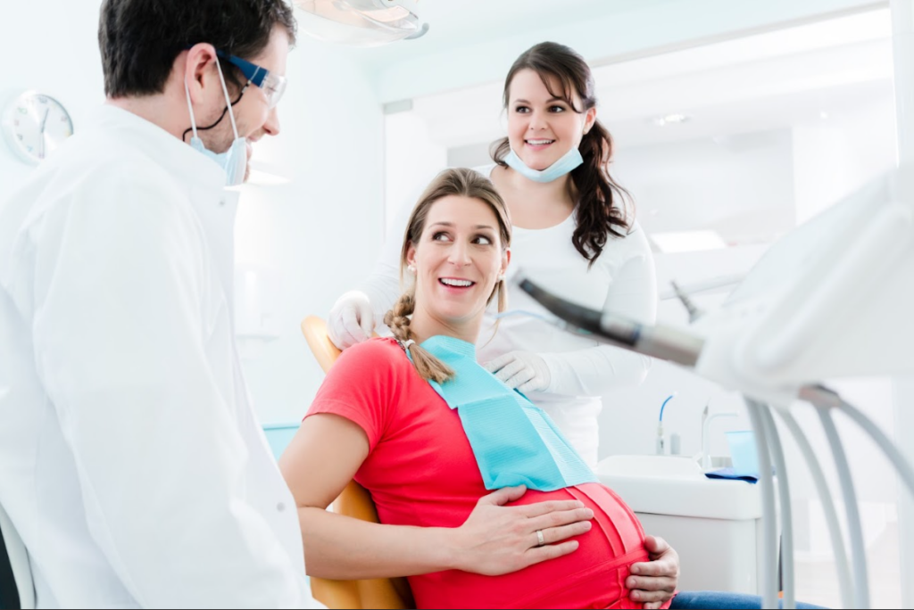 Pregnant woman with dental appointment.